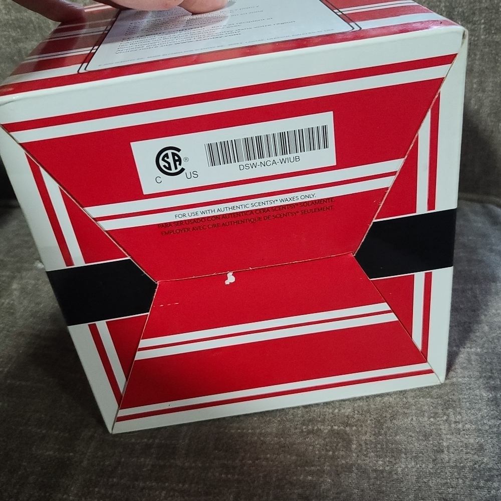 Wisconsin Badgers Scentsy College collection full size wax warmer - Picture 9 of 14